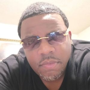 Meet your Posher, Derrick